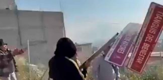 #Video // Vecinos rechazan cambio de nombres de calles en colonia “La Cuarta Transformación”; quitan nomenclaturas