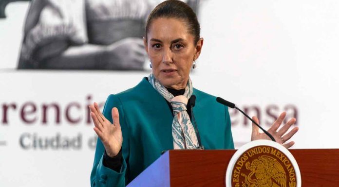 Confirma Sheinbaum malos tratos en deportación de migrantes