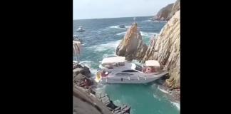 #VIDEO | ¡Héroes! Clavadistas de La Quebrada evitan tragedia; rescataron a personas antes de que se hundiera embarcación