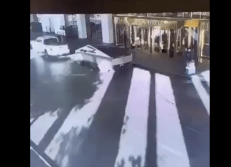 #VIDEO | Policía investiga explosión de Cybertruck en hotel de Trump como posible acto terrorista