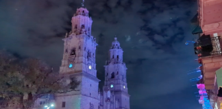 #VIDEO | Morelianos y turistas disfrutan del encendido de Catedral