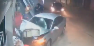 #VIDEO | Mujer pierde sus piernas al ser impactada por un vehículo que pierde el control