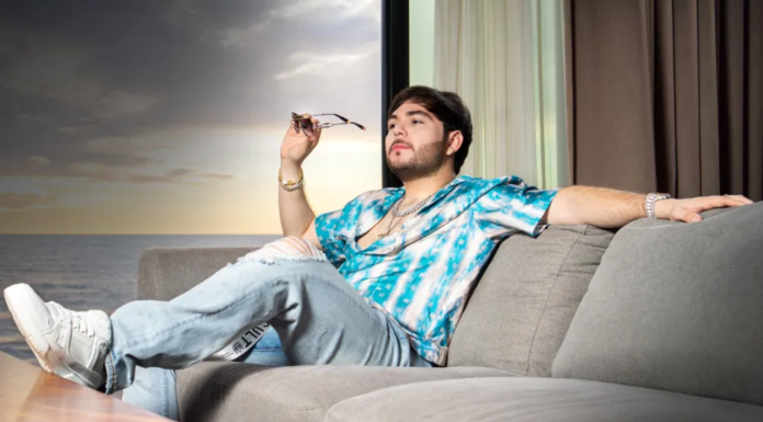 Multan a Tito Double P por interpretar canciones que hacen apología del delito en Chihuahua