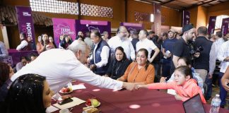 Bedolla realiza audiencia pública y entrega obra en Tingüindín
