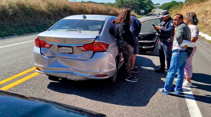 Chocan por alcance tres vehículos a unos metros de la caseta de cobro de Santa Casilda