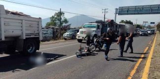 Se registra choque entre ciclista y motociclista al poniente de Morelia; hay 3 heridos