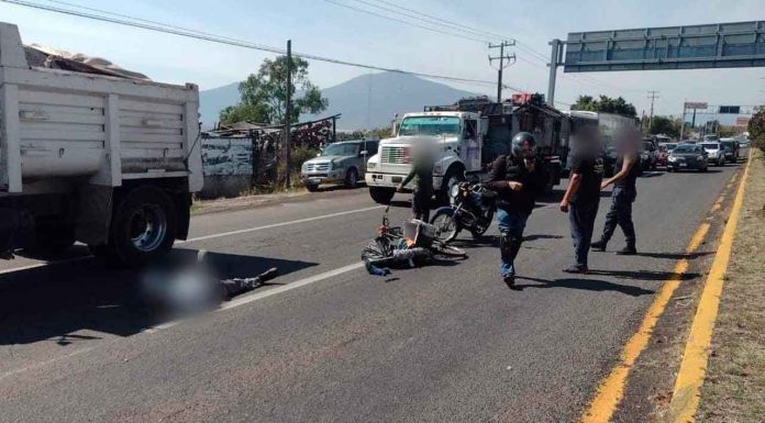 Se registra choque entre ciclista y motociclista al poniente de Morelia; hay 3 heridos