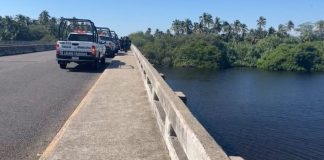 Localizan cadáver baleado en estero de Barra de Santa Ana
