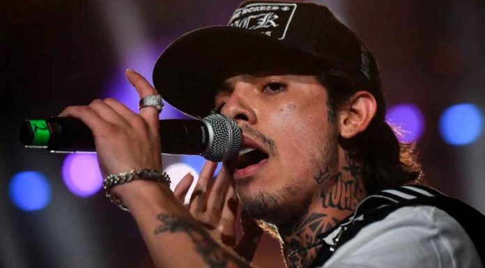 Amenazan con narcomantas a Natanael Cano y otros artistas, incluidos influencers por presunto apoyo a una célula delictiva