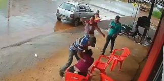 #VIDEO | Hombre acuchilla en la cabeza a su pareja a la vista de sus hijos #Internacional