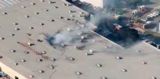 #VIDEO | Avioneta se desploma sobre almacén comercial