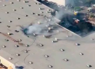 #VIDEO | Avioneta se desploma sobre almacén comercial