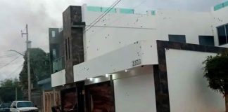 #VIDEO | Casa de los padres del influencer Markitos Toys es baleada y quemada en Culiacán por presunta célula delincuencial