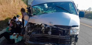Se registra fuerte choque por alcance en la autopista Siglo XXI