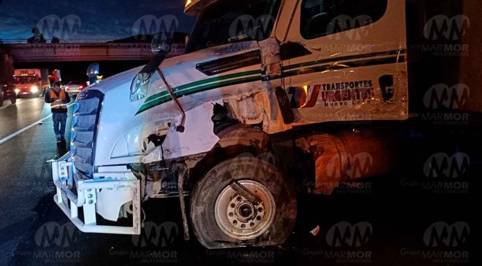 #VIDEOS | Otro choque entre tres camiones de carga en la autopista Siglo XXI, ahora en San Ángel