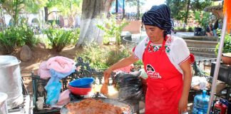 #Imágenes | Cocineras Tradicionales de Michoacán engalanan el 451 Aniversario de Zamora