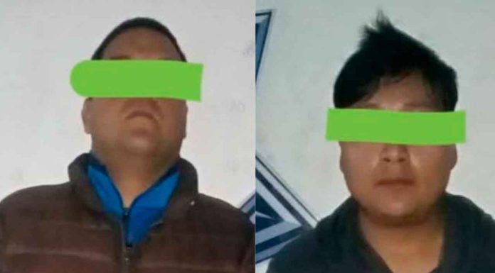 #Imágenes | Policías detienen a dos sujetos que disparaban un arma larga y una corta en un bar