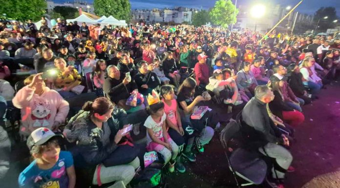 DIF Michoacán y Reyes Magos llevan sonrisas a miles de niñas y niños de Villas del Pedregal