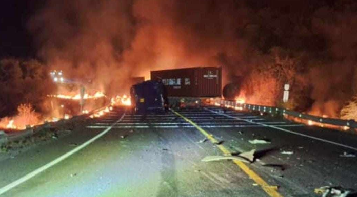 Identifican al chófer de pipa qué murió calcinado en el choque e incendio de tractocamiones, en la autopista Siglo XXI