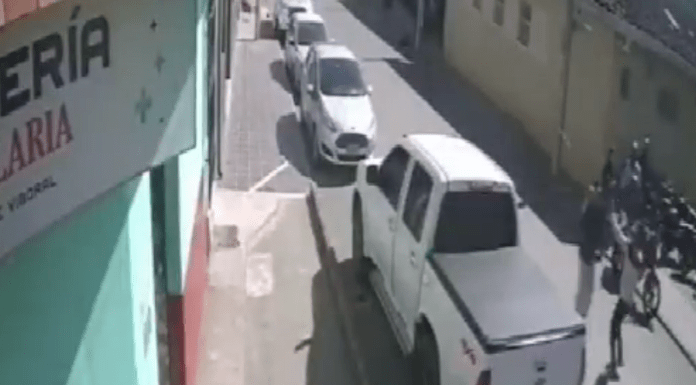 #VIDEO | Mujer apuñala a hombre que abusó de su hija con discapacidad