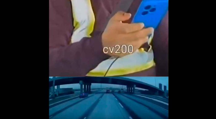 #VIDEO | Se estrella contra un coche por viendo el celular en plena autopista