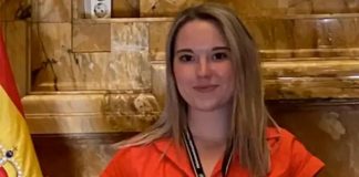 Joven turista pierde la vida mientras bañaba a un elefante