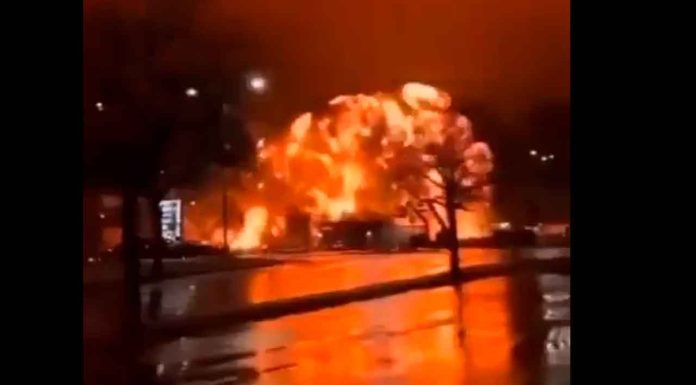 #VIDEOS | Confirman 6 mexicanos fallecidos en choque de aeronave en Filadelfia