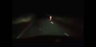 #VIDEO | Trailero capta supuesto fantasma de un niño en plena carretera de #México