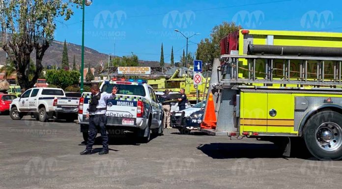 Hombre sufre infarto y muere afuera de la base central de Bomberos Morelia