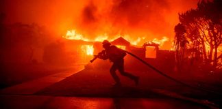 #VIDEO | Más de 150 mil personas evacuadas, 11 muertos y toque de queda, es el saldo de los incendios en California