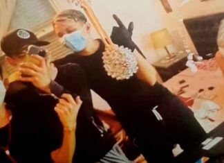 Asaltan a mujer de 92 años dentro de su casa, se toman fotos y las suben a redes