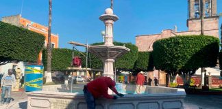 Realizan limpieza y rehabilitación de la pila ubicada en la cabecera municipal de Puruándiro