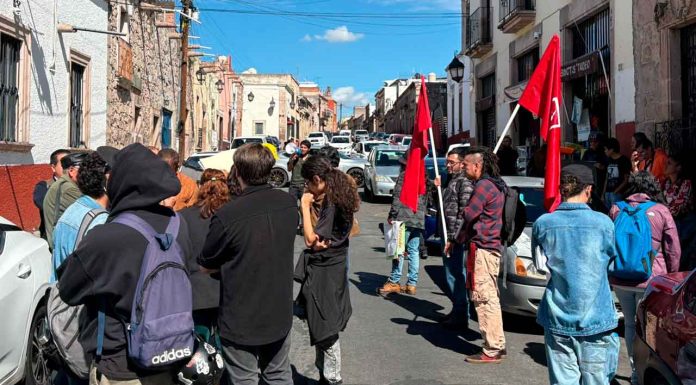 #Imágenes | Denuncian integrantes de la Unión de Fuerzas Populares a Gobierno del estado por presuntamente quererlos despojar de inmueble