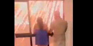 #VIDEO | Mujer veía fuegos artificiales en su ventana y le cae uno