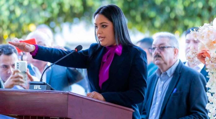 Toma protesta Azucena Ruiz como Presidenta Municipal de Irimbo