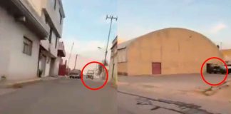 #VIDEO | Madre de familia persigue patrulla para reclamar a los oficiales los golpes dados a su hijo