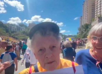 #Video // Anciana de 87 años se une a protestas: “Lo que más deseo es la libertad para Venezuela”