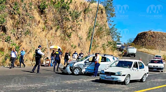 #Imágenes | Se accidenta motociclista en el Ramal Camelinas y chocan 2 autos cerca de Ciudad Salud