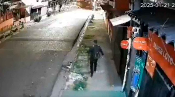 #VIDEO | Joven de 23 años muere al ser alcanzado por una bala perdida