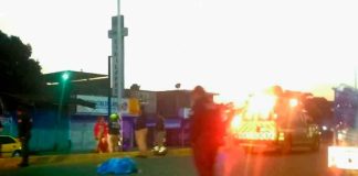 Motociclista arrolla y mata a adulto mayor en LC