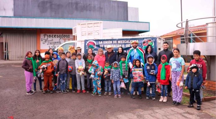 #Imágenes // Unión de Mezcaleros de Michoacán lleva Alegría a niños en situación Vulnerable