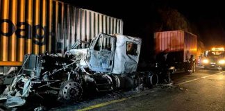 #Video #Imágenes // Tráiler se incendia por falla mecánica y perjudica remolque de otro tractocamión en la Siglo XXI