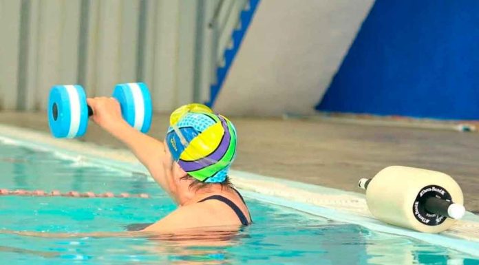 Ofrece IMCUFIDE servicio de fisioterapia en alberca Morelos-INDECO