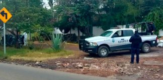 Localizan lujoso vehículo baleado en Cerrito Itzícuaro, Morelia