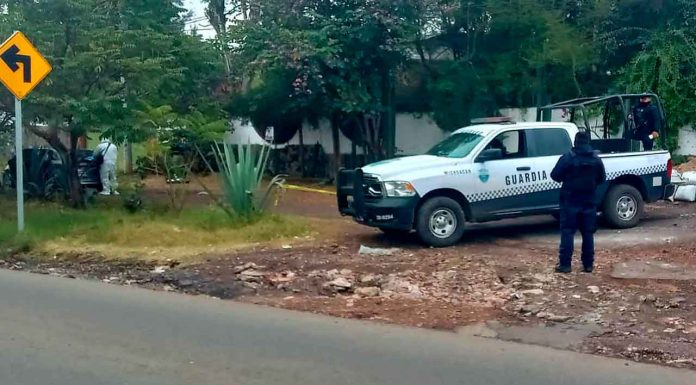 Localizan lujoso vehículo baleado en Cerrito Itzícuaro, Morelia