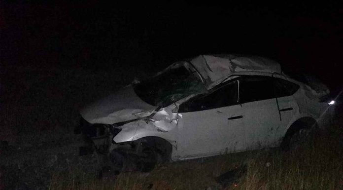 Vuelca auto en la autopista Pátzcuaro-Cuitzeo