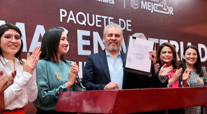 #VIDEO | Cero tolerancia a deudores alimentarios; Bedolla firma paquete de iniciativas