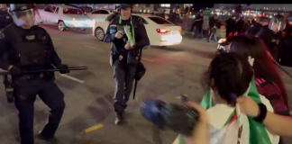 #VIDEO | Momentos de tensión en Los Ángeles: Reportan múltiples heridos tras violentos enfrentamientos entre policías y manifestantes pro-inmigrantes