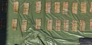 En Parácuaro, SSP, Defensa y GN aseguran dos armas largas, municiones y equipo táctico