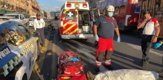 Adulto mayor muere atropellado por motociclista cerca de la Catedral de Morelia